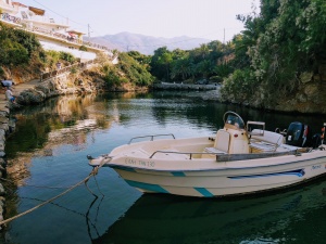 sissi crete boat